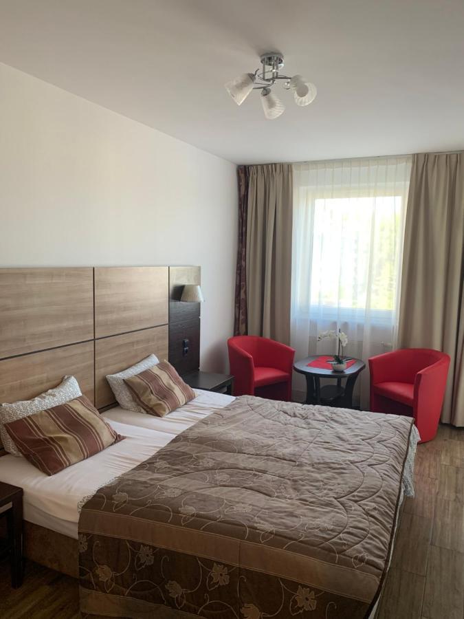 454 W Diva Apartment