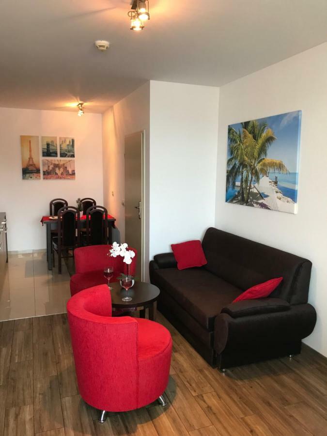 454 W Diva Apartment *